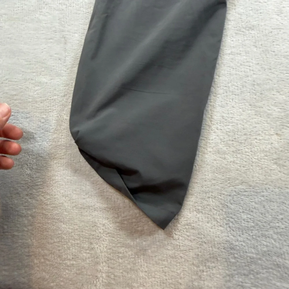Prana On The Go Pants Charcoal Gray Tapered Leg Pleated Front W4UPTP315 Small